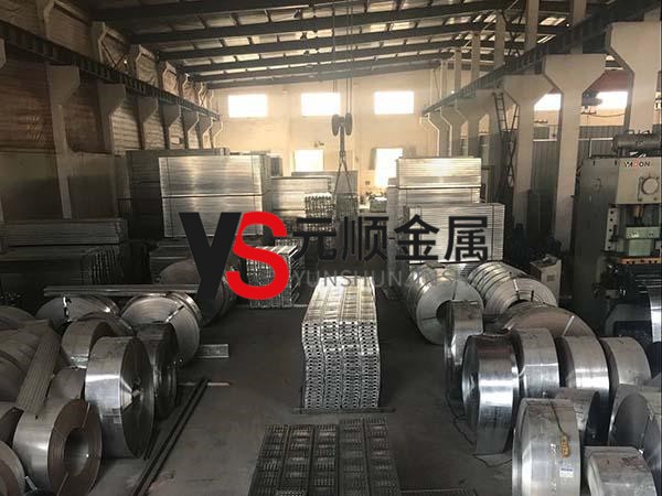 钢跳板厂家建议你这样买钢跳板(图1)